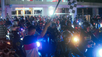Asmo Sulsel Gelar Scoopy Night Culture, 300 Pecinta Scoopy Antusias Ikuti Night Ride hingga Games Seru