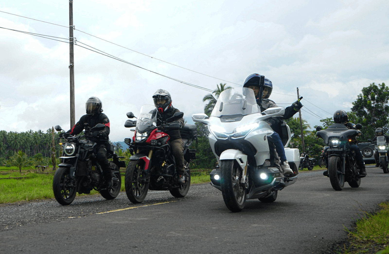 Jajaran ikonik motor big bike Honda berkapasitas 500 cc – 1800 cc seperti Honda Goldwing, Africa Twin, Transalp 750, XADV 750, CB650R, CB500X, CMX500 pun diuji ketangguhannya pada touring Honda Big BOS Sulawesi Journey 2 (09/09/2024).