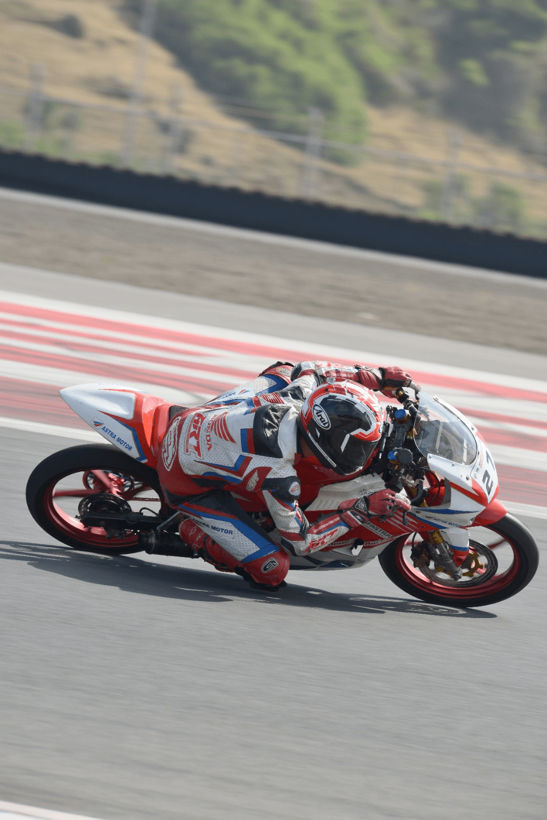 Andi Gilang juga turun di kelas NS150 dan berhasil menyelesaikan balap diposisi 3 pada race pertama dan race kedua.