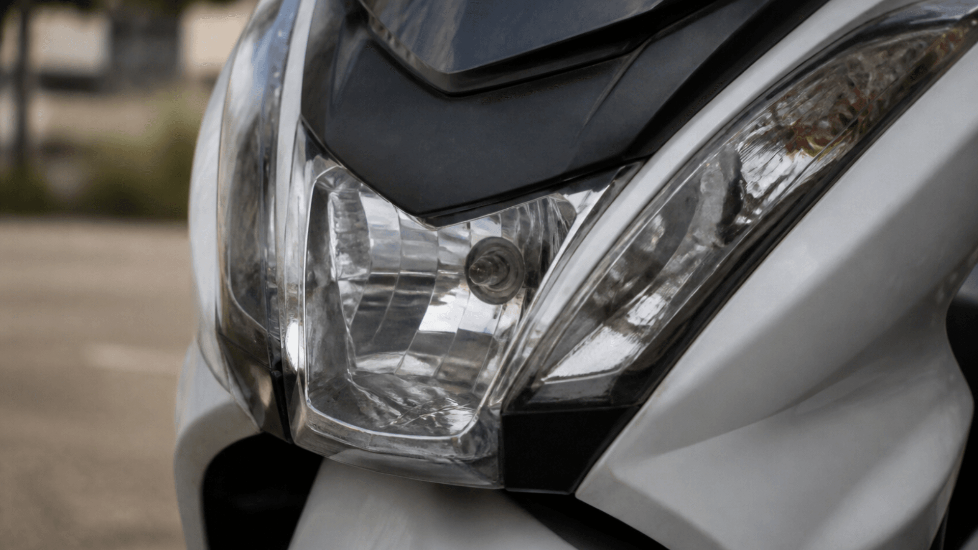 Lampu Depan Motor Matic Sering Putus, Apakah Penyebabnya?