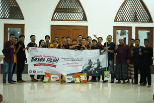 Gelar Bikers Soleh, Honda Community Jateng Bagikan 300 Takjil dan Beri Sembako