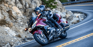 6 Rekomendasi Jaket Honda yang Cocok untuk Dibawa Touring