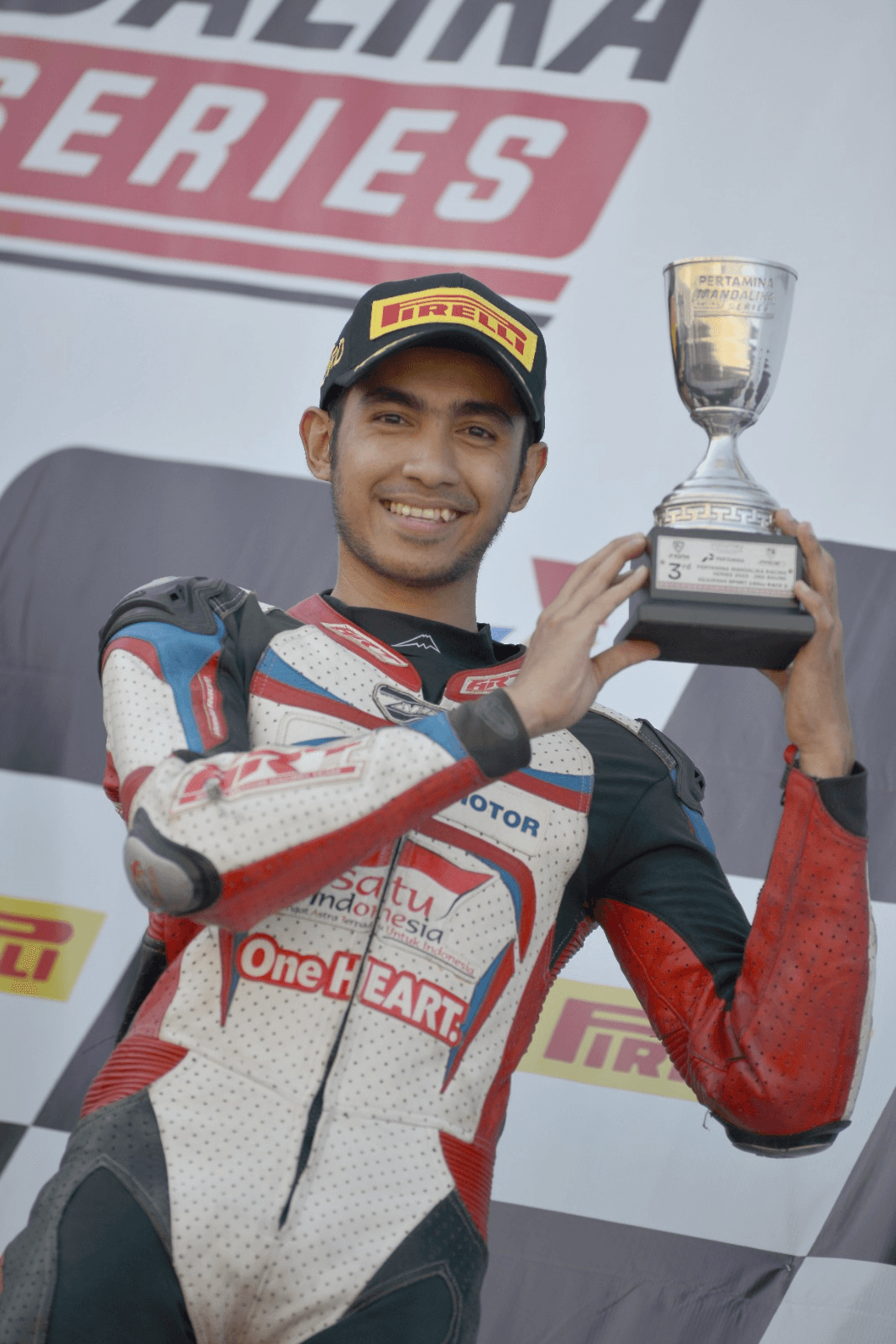 Andi Gilang berhasil tampil sempurna di seri ketiga MRS pada kelas NS250 dengan finish di posisi ke 3 race 1 dan podium 2 pada race 2.