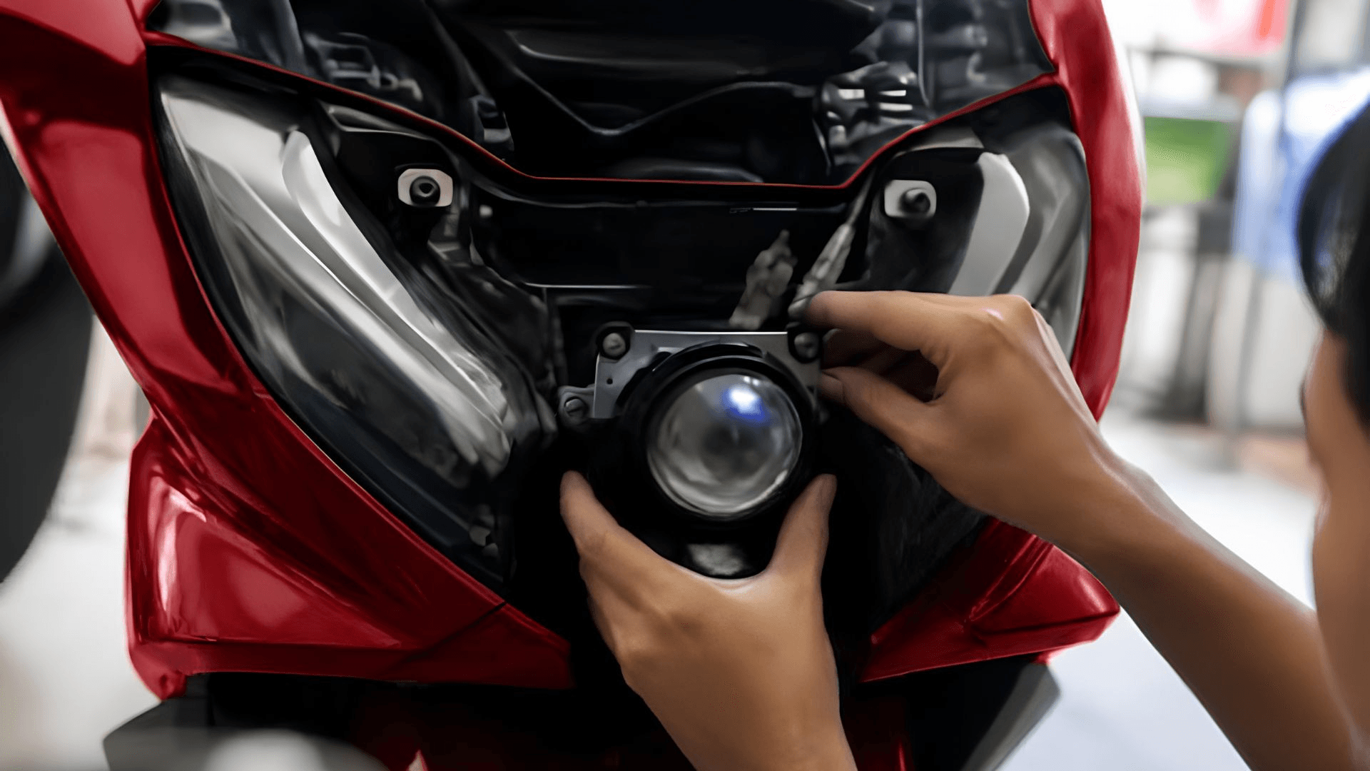 Panduan Pasang Lampu Projector (BiLED) pada Honda PCX 160: Tips Kelistrikan dan Fokus Cahaya